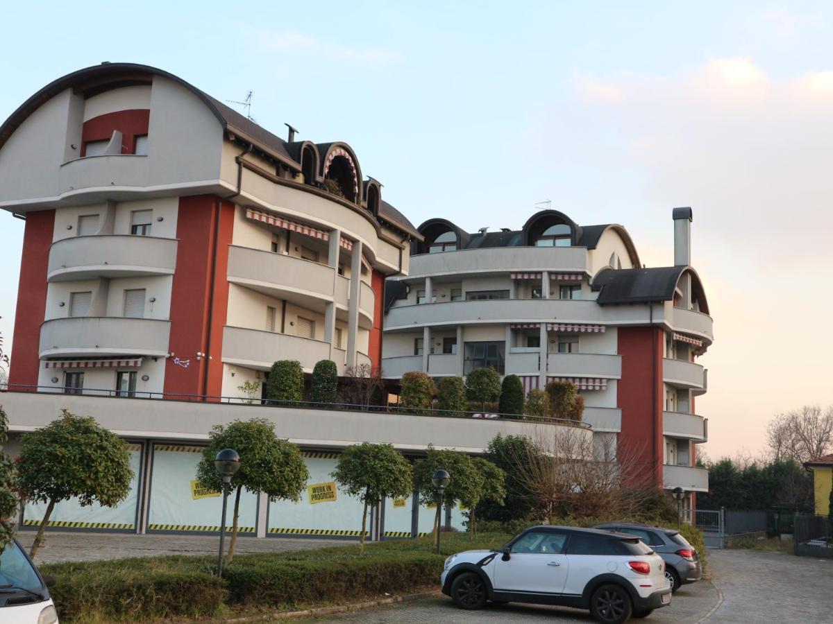 Pier Capponi Aparthotel Γκαλλαράτε Εξωτερικό φωτογραφία